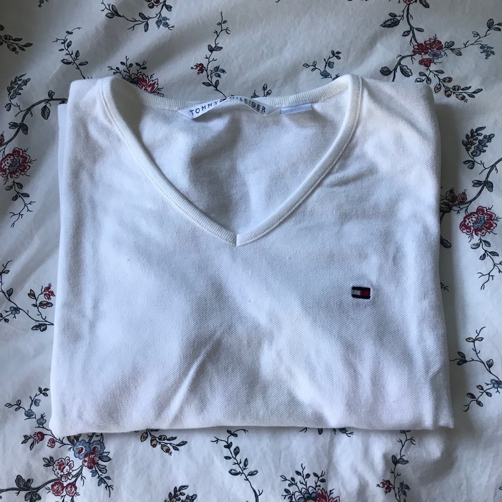TOMMY HILFIGER T SHIRT